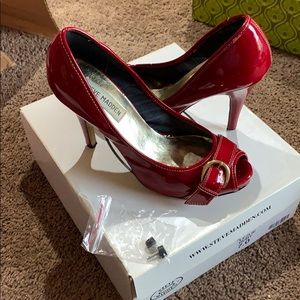 Steve Madden Lezlie Ruby Peep Toes